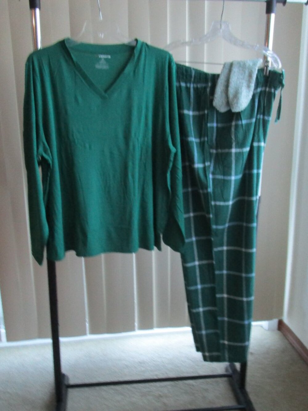 Liz Claiborne Pajamas woman 2X - green/white plaid